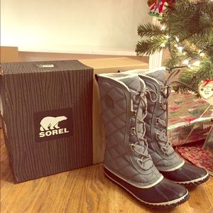 Sorel Out N About Tall Boots size 8.5